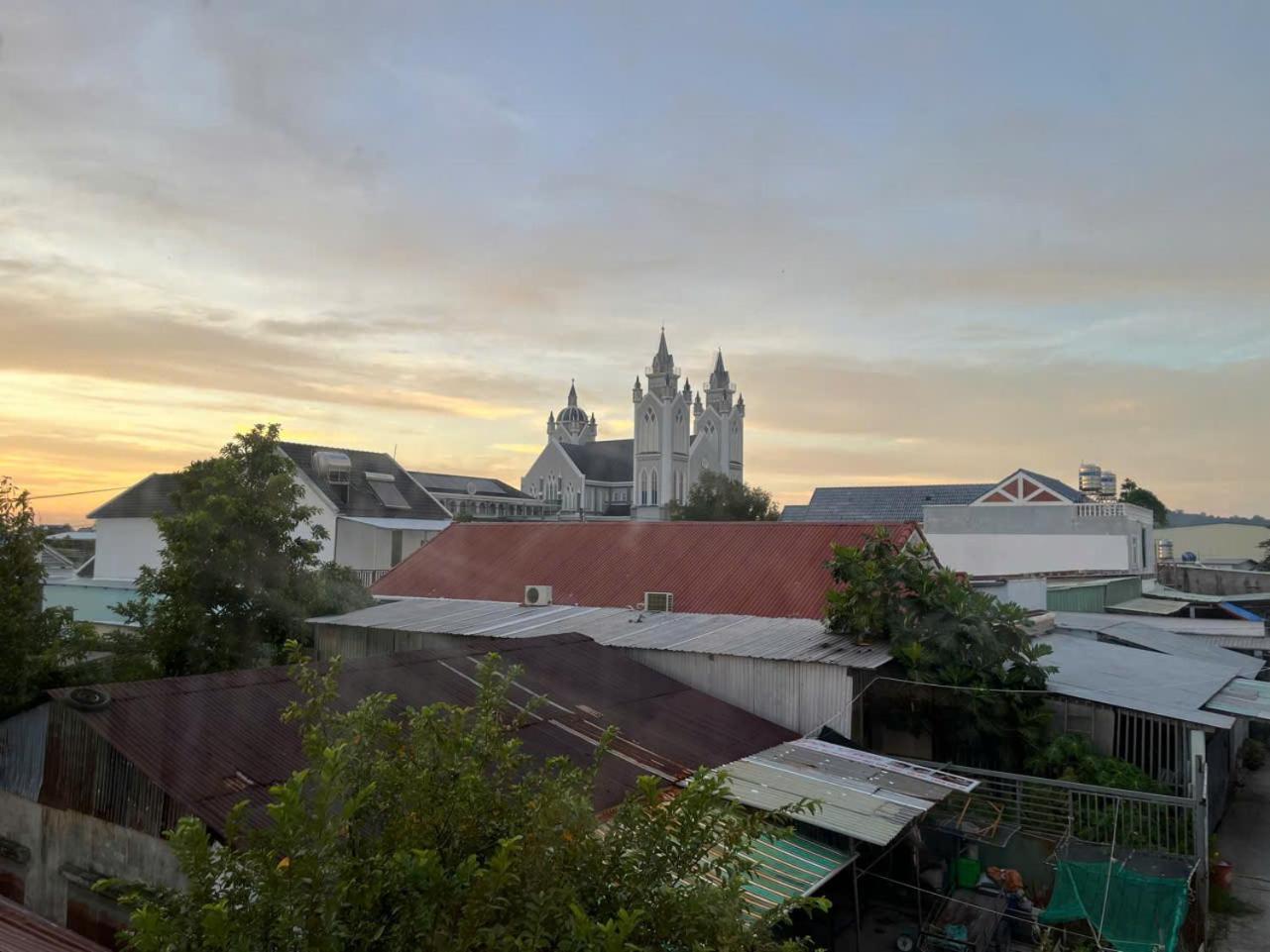 Khach San Thai Son Дуонг-Донг Экстерьер фото
